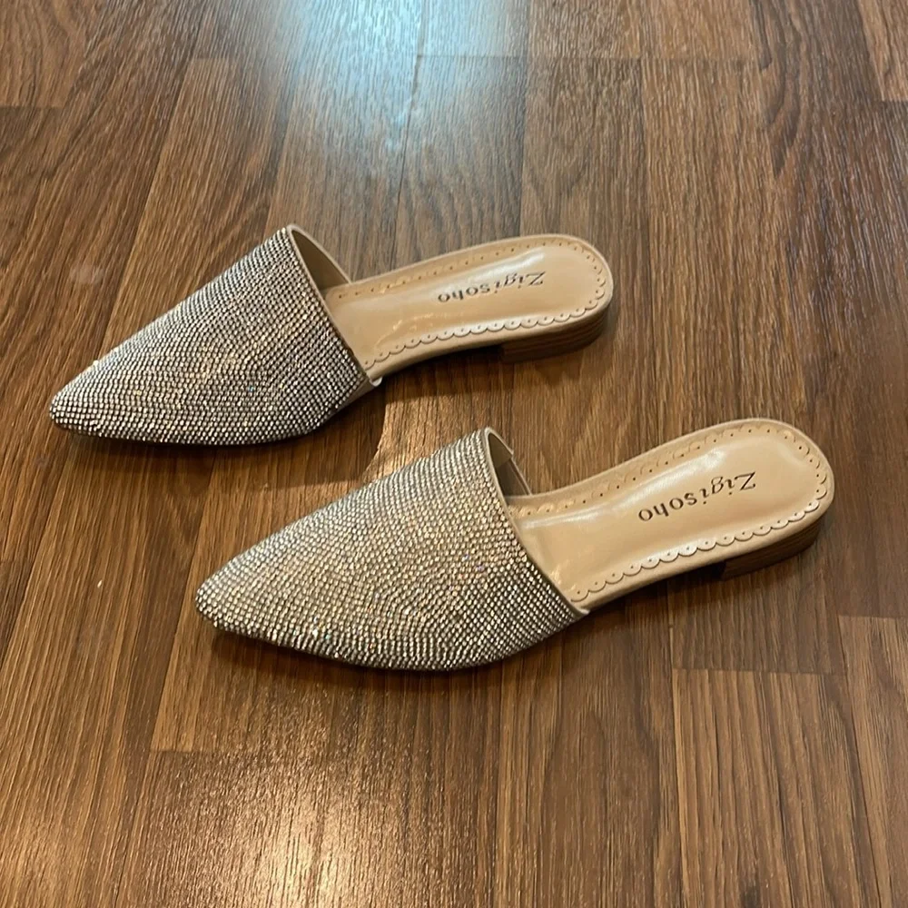 Zigi soho crystal flat mules size 6 NWOB